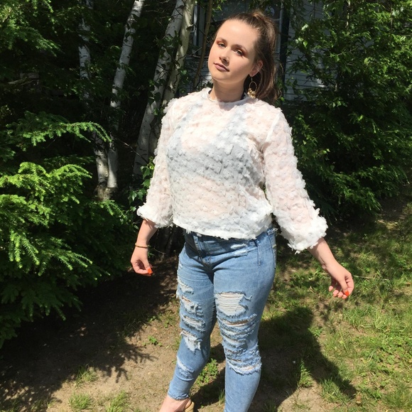 Crow Cloth White Floral Applique Blouse - Picture 5 of 8